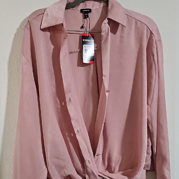 Express Women's Blush Button-Up Blouse - Picture 6 of 9